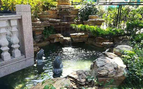 別墅花園設(shè)計(jì)里添加個(gè)魚池設(shè)計(jì)怎么樣？